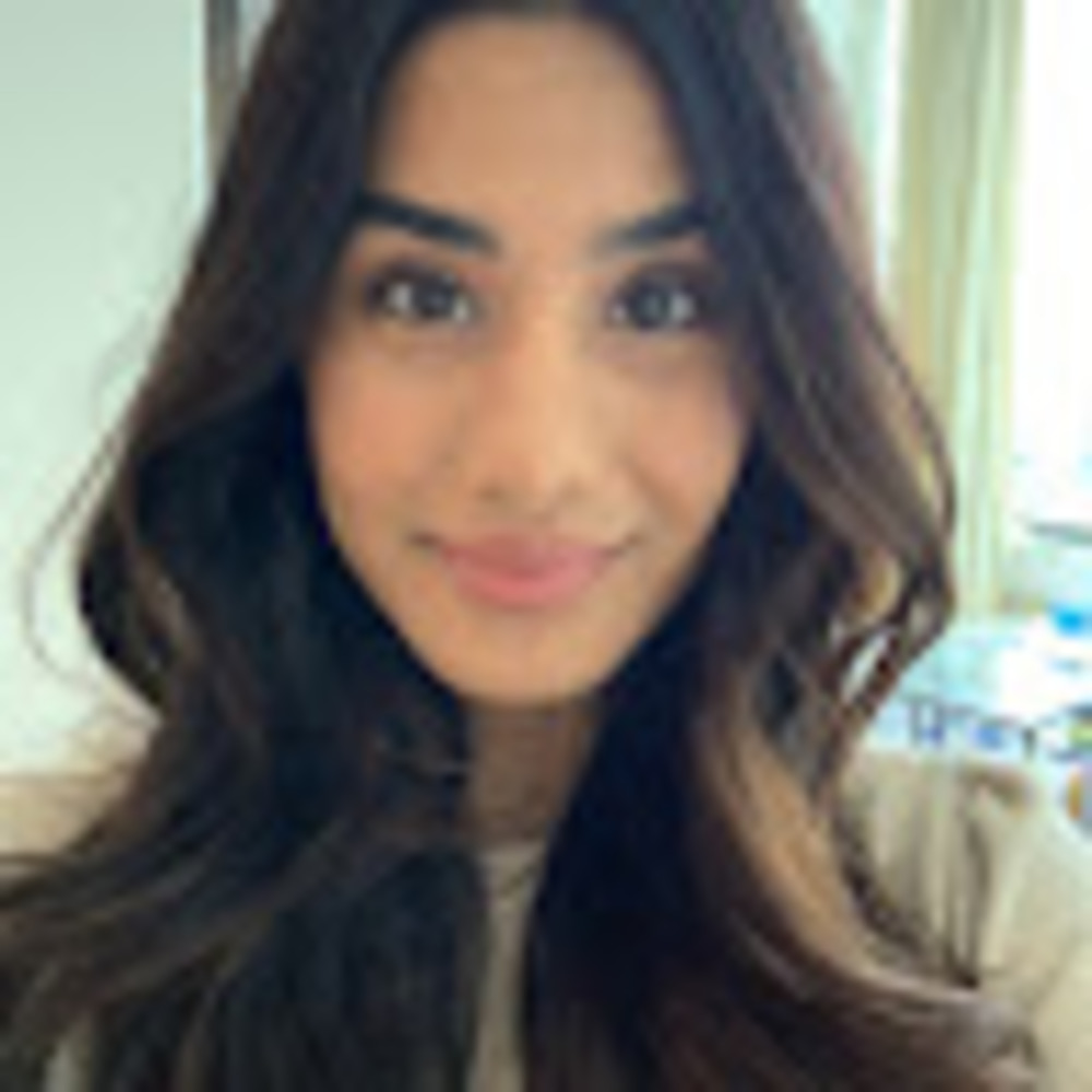 Meet your Posher, Donia